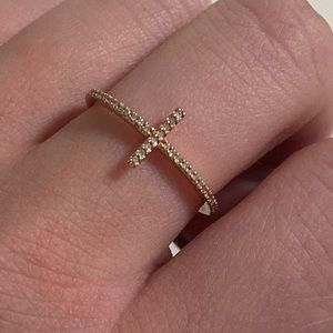 🍀 14k Rose Gold & Diamond Cross Ring